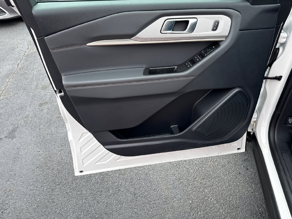 Certified 2026 Ford Explorer Active RWD image 10