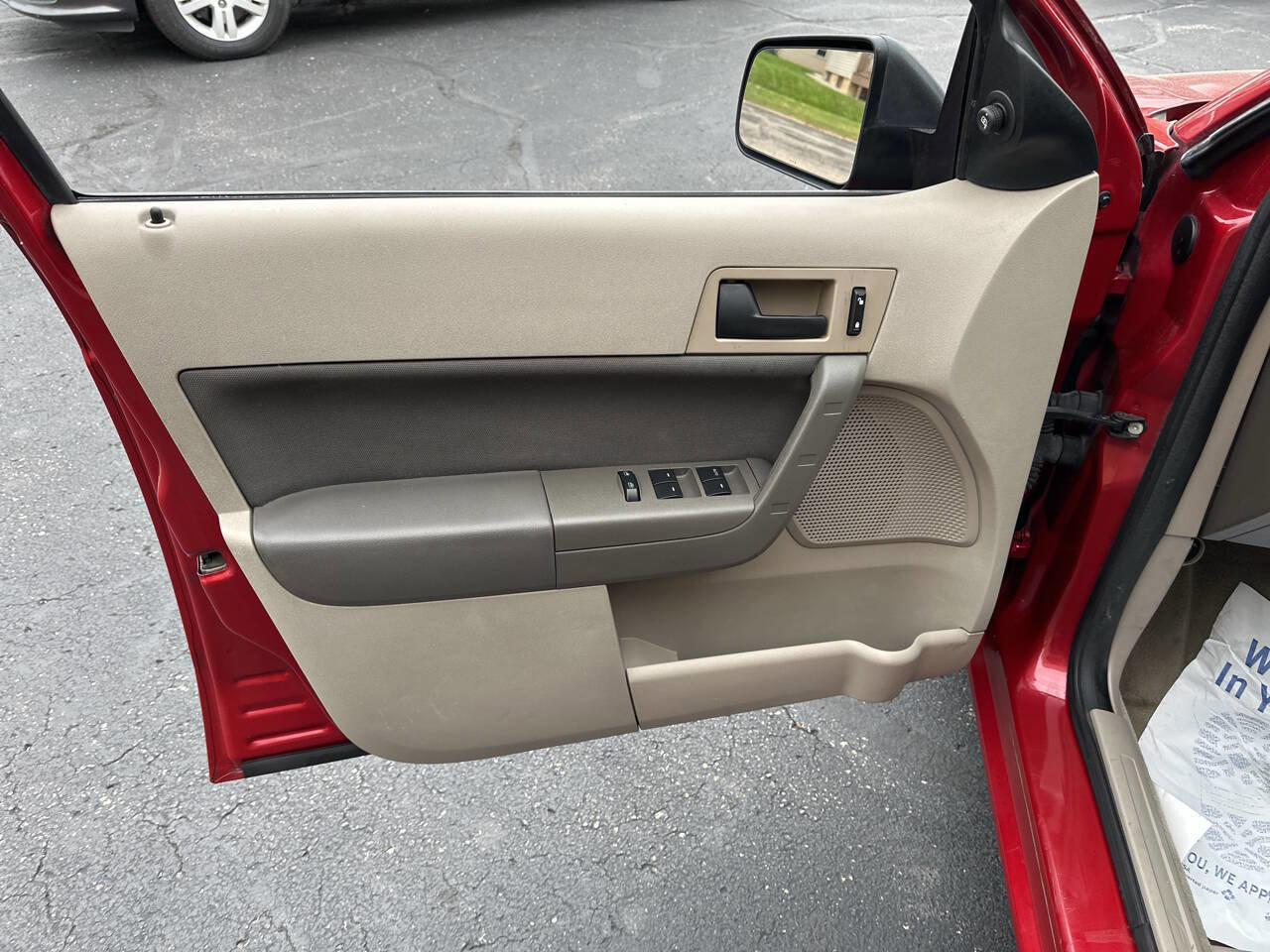 Used 2010 Ford Focus SE image 19