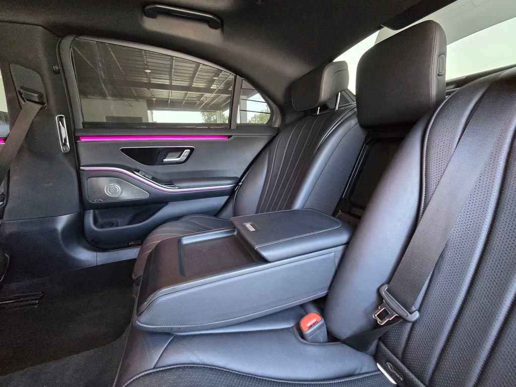 Used 2022 Mercedes-Benz S 500 4MATIC w/ AMG Line Package image 19