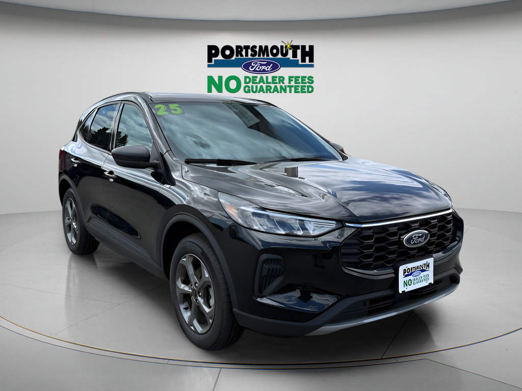 Used 2025 Ford Escape ST-Line w/ Tech Pack #1 AWD/4WD image 1