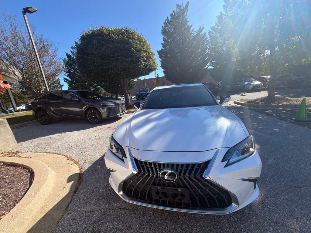 Certified 2025 Lexus ES 350 w/ Premium Package FWD image 4