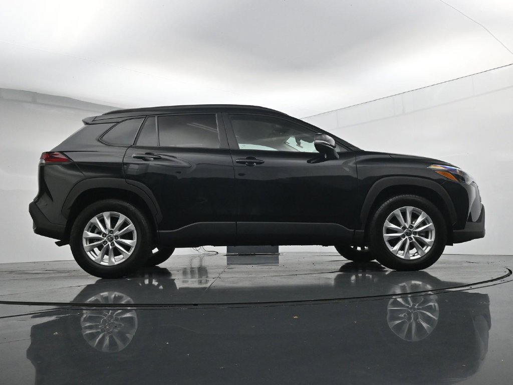 Used 2026 Toyota Corolla Cross LE FWD image 35
