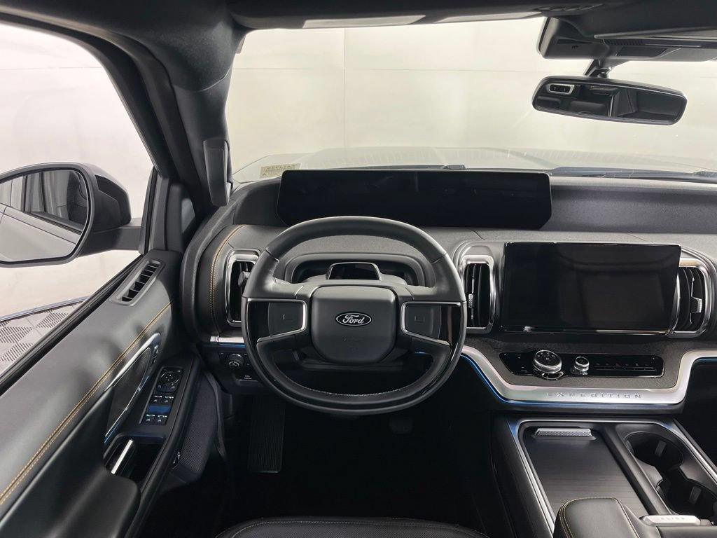 Used 2025 Ford Expedition Tremor AWD/4WD image 5