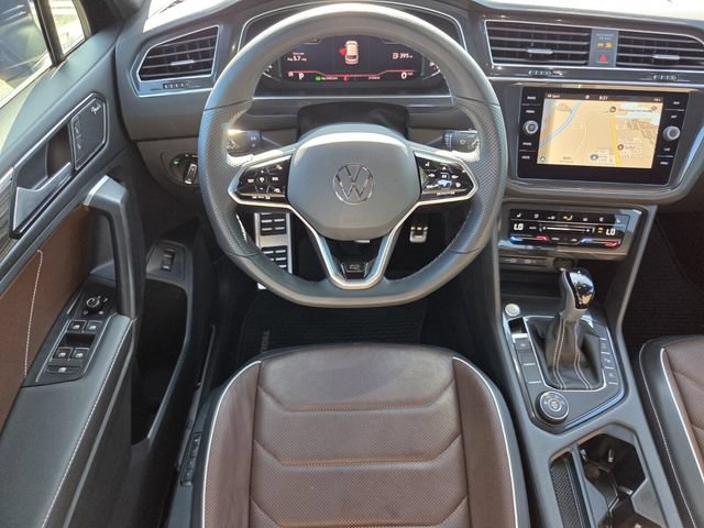 Used 2024 Volkswagen Tiguan SEL R-Line AWD/4WD image 13