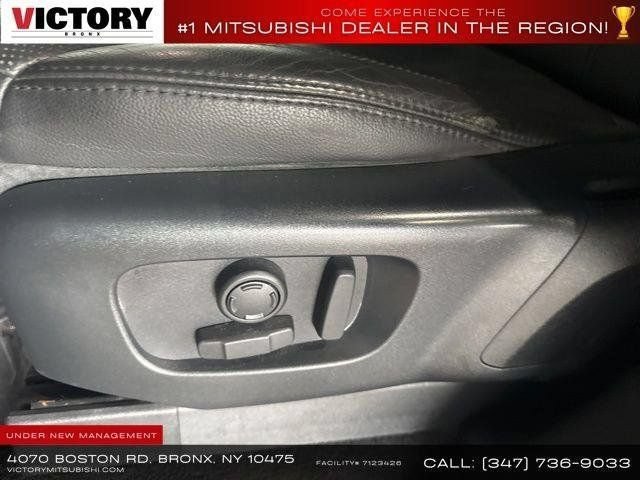 Used 2018 Land Rover Discovery HSE AWD/4WD image 37