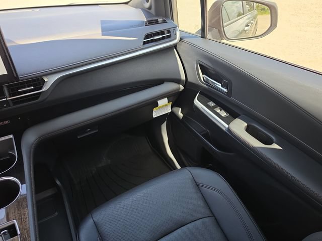 Used 2026 Toyota Sienna Limited FWD image 11