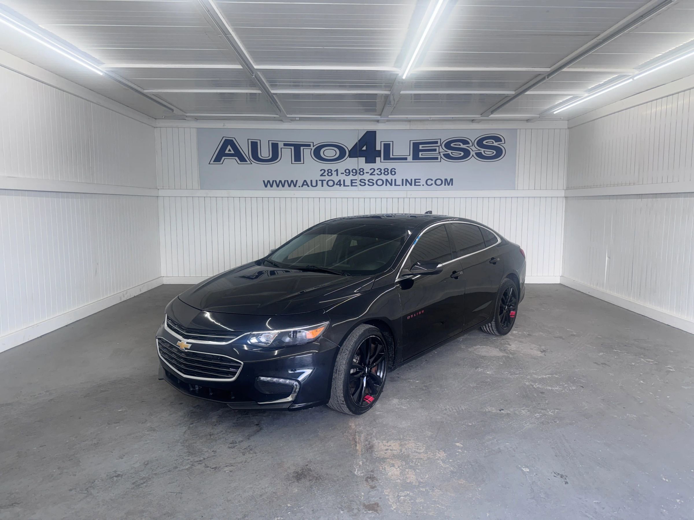 Used 2018 Chevrolet Malibu LT w/ Redline Edition FWD image 1