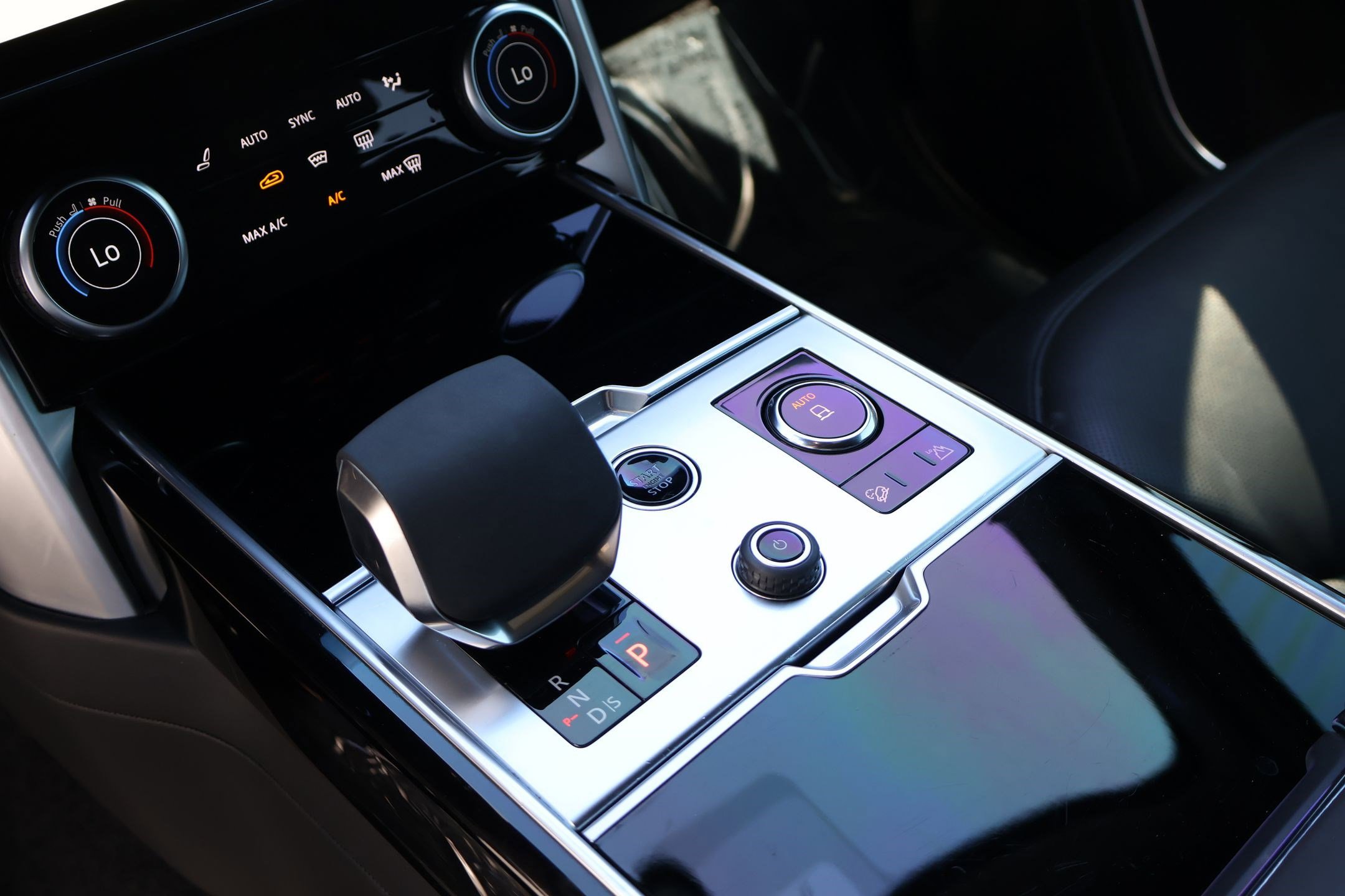 Certified 2023 Land Rover Range Rover SE image 22