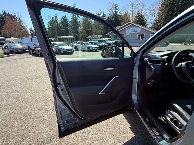 Used 2024 Toyota Corolla Cross XLE w/ Convenience Package FWD image 11