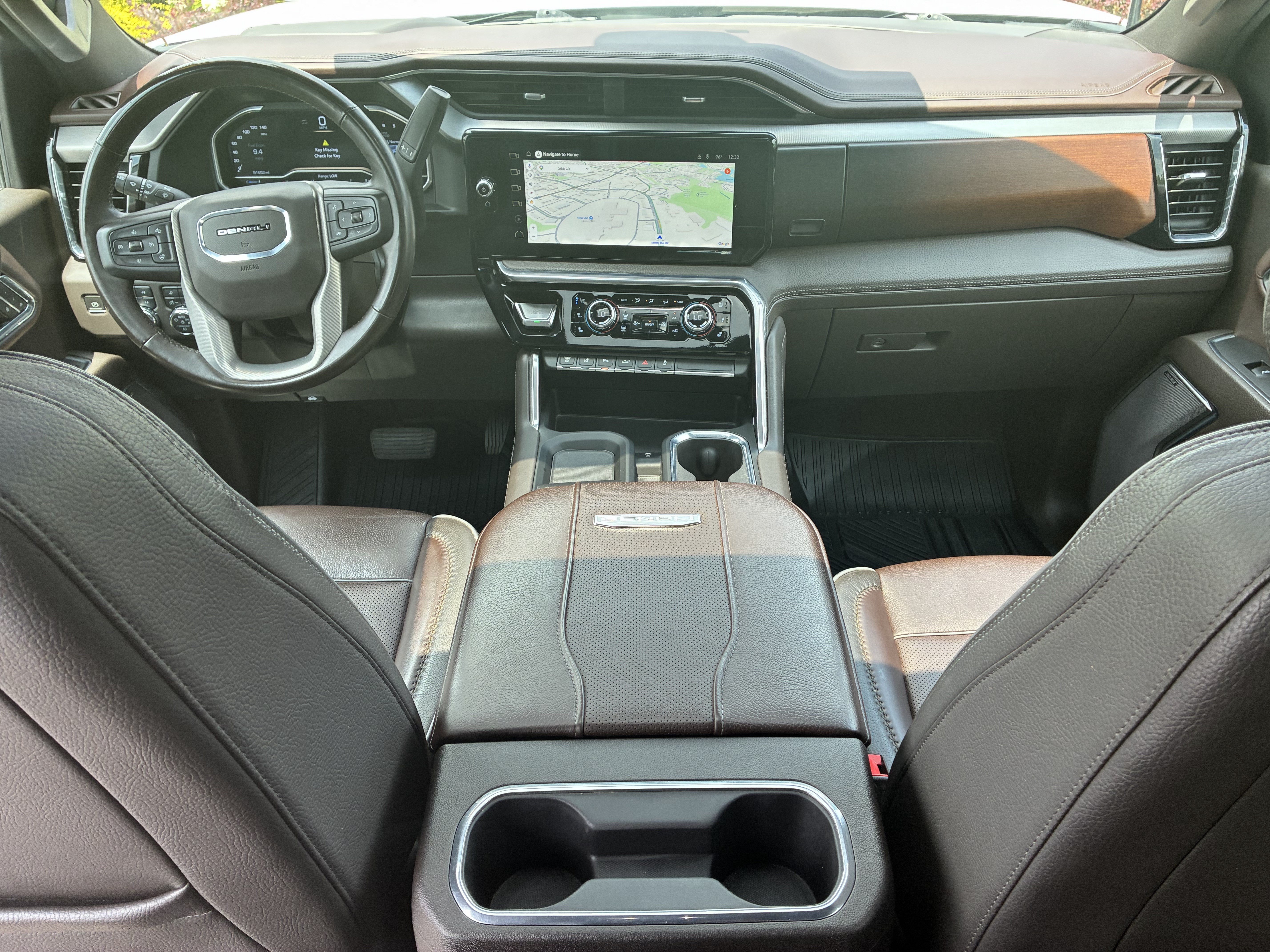Used 2024 GMC Sierra 3500 Denali w/ Technology Package AWD/4WD image 18