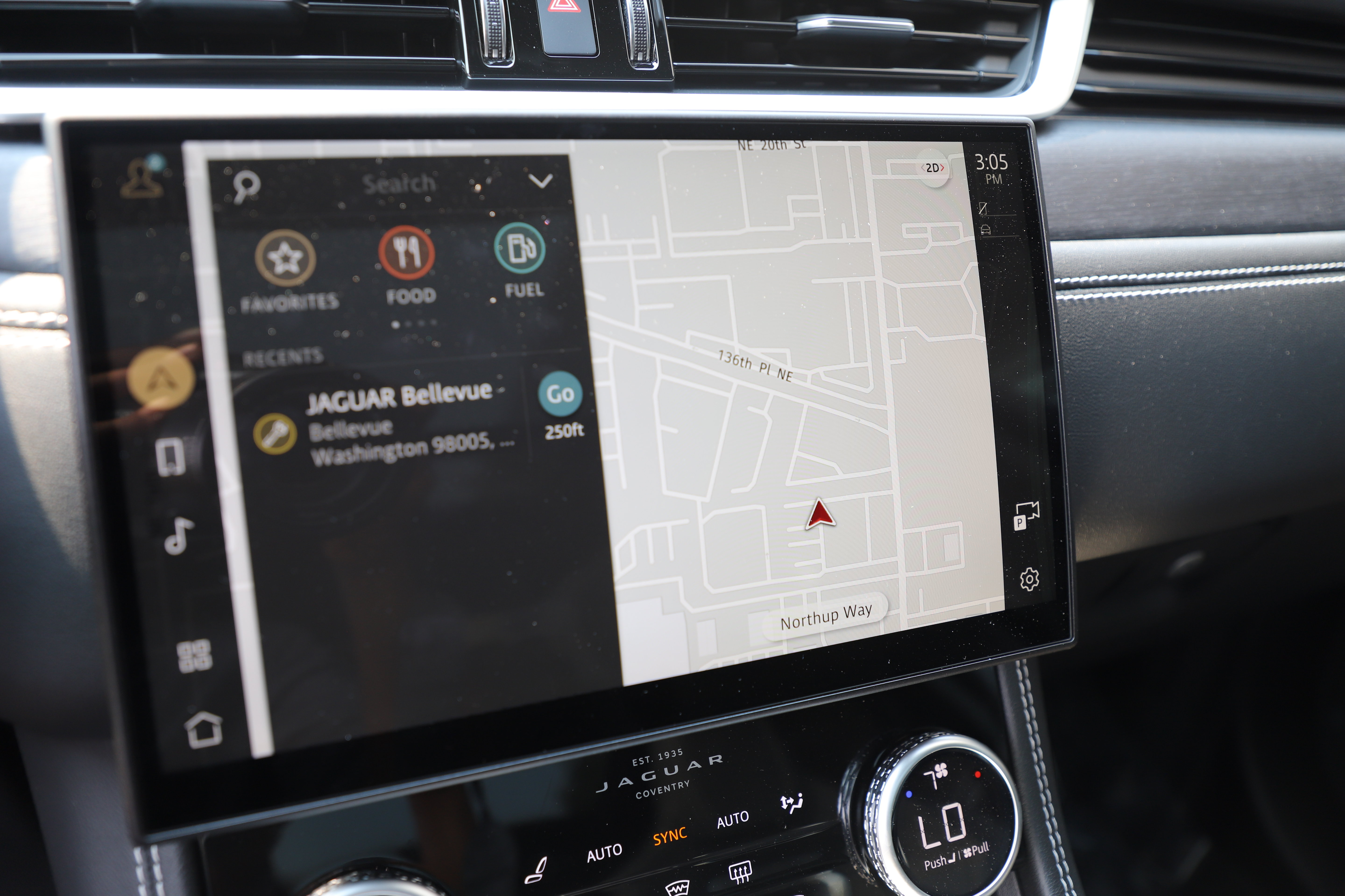 Certified 2025 Jaguar F-PACE R-Dynamic S AWD/4WD image 21