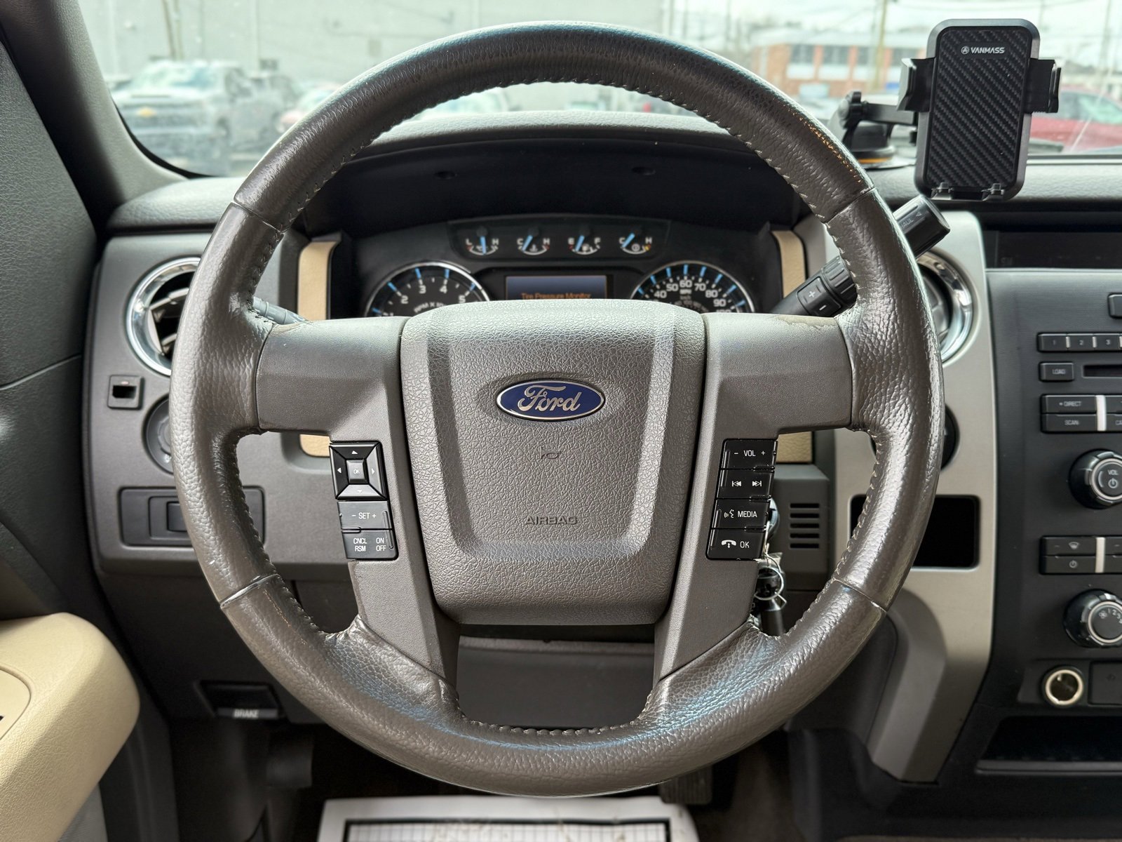 Used 2011 Ford F150 XLT w/ XLT Chrome Pkg image 17