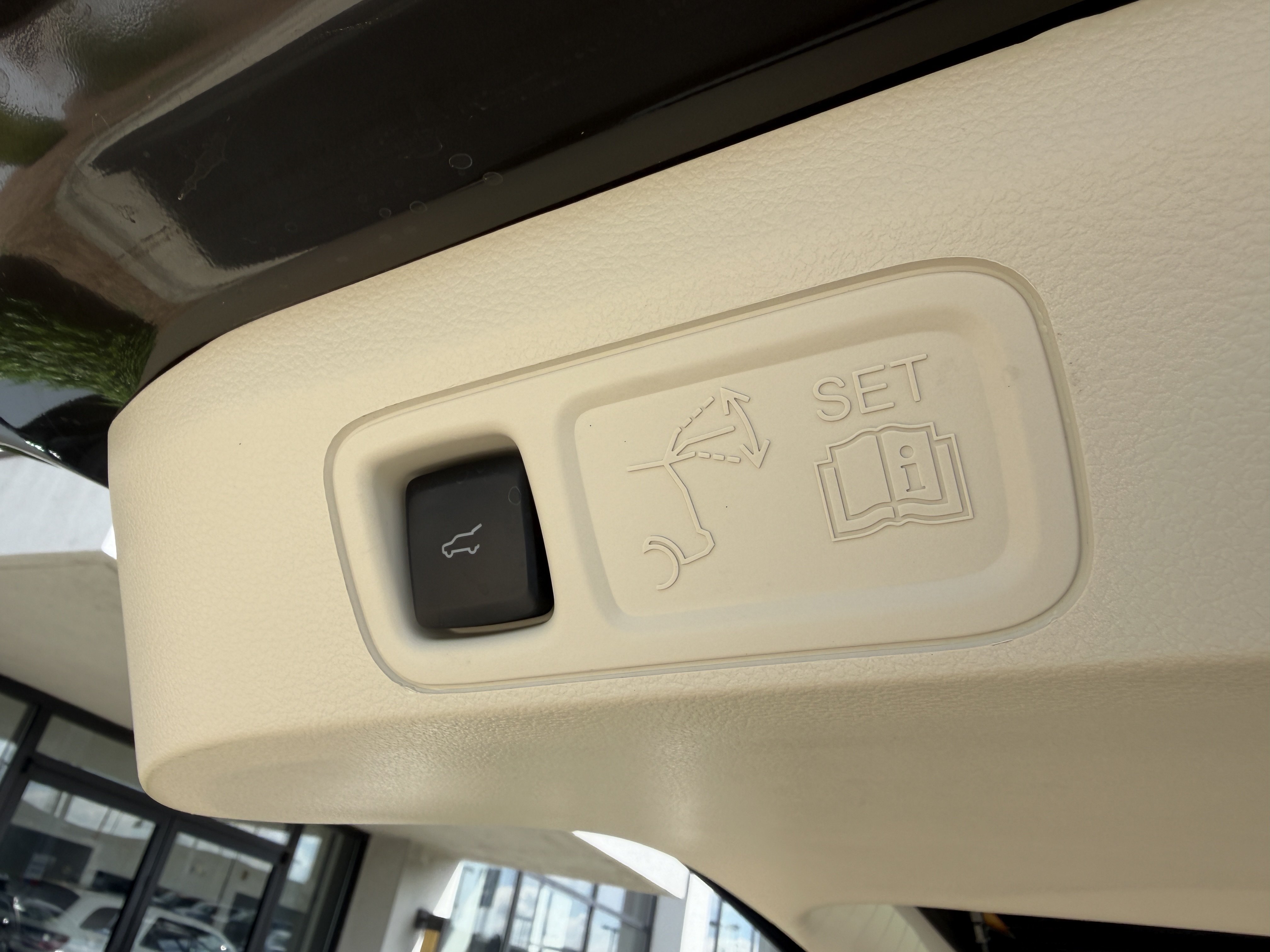 Used 2024 Lincoln Navigator L Black Label AWD/4WD image 11