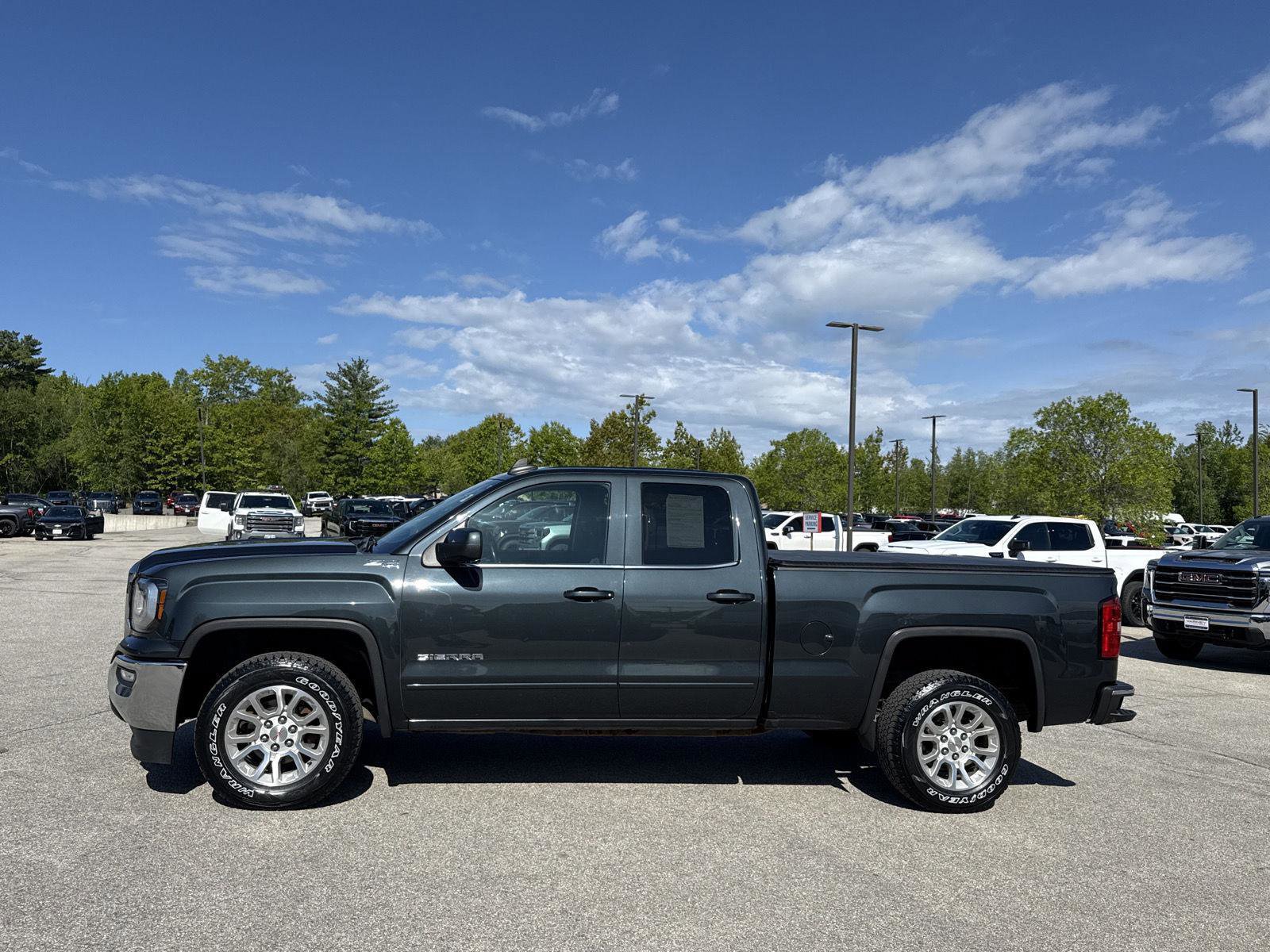 Used 2018 GMC Sierra 1500 SLE w/ SLE Value Package AWD/4WD image 4