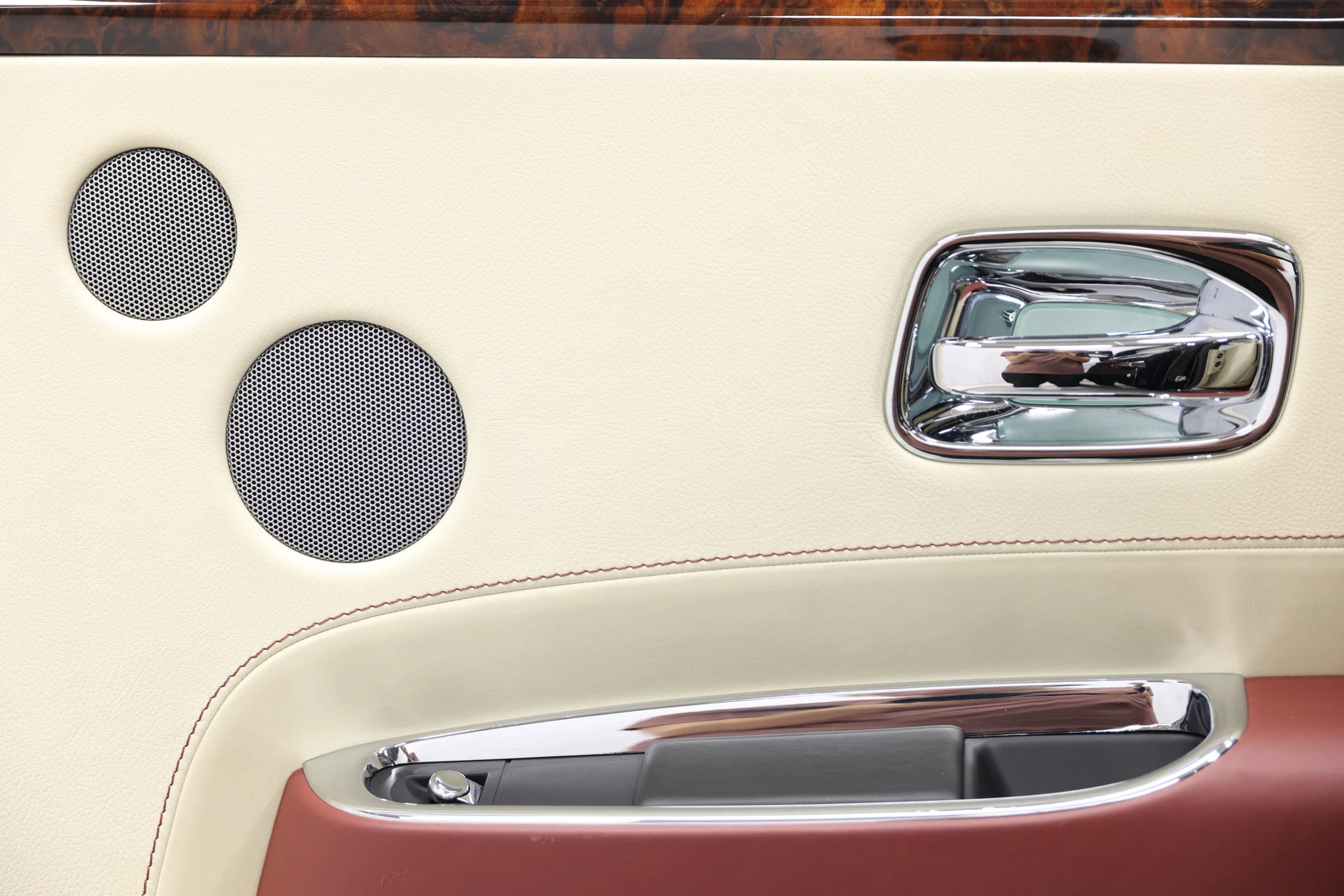 Used 2013 Rolls-Royce Ghost RWD image 95