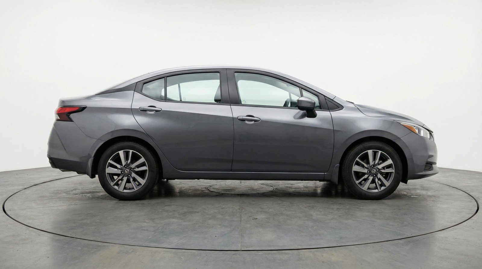 Used 2025 Nissan Versa SV FWD image 9