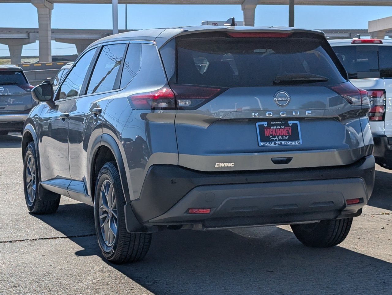 Used 2023 Nissan Rogue S FWD image 4