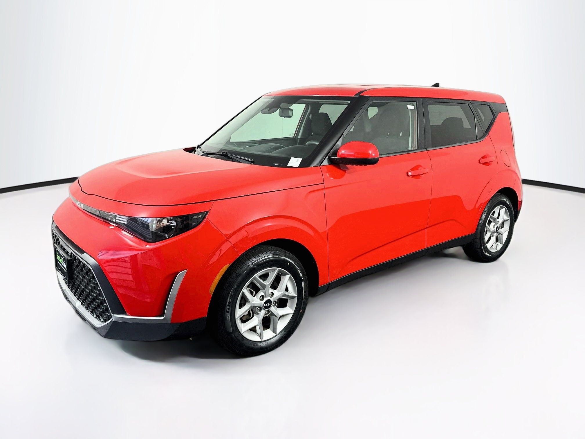 Used 2024 Kia Soul LX w/ Option Group 015 FWD image 3