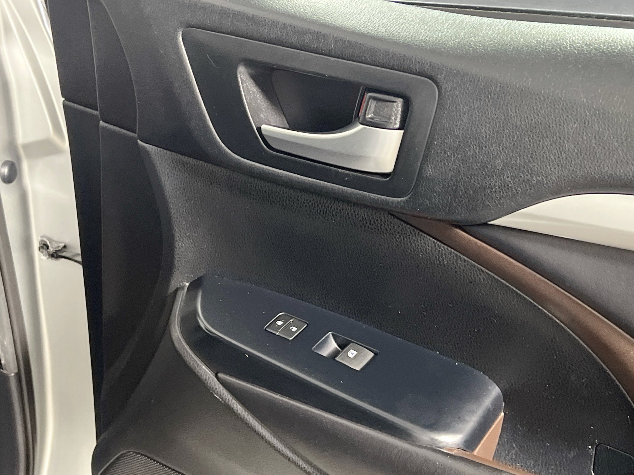 Used 2019 Toyota Highlander XLE FWD image 32