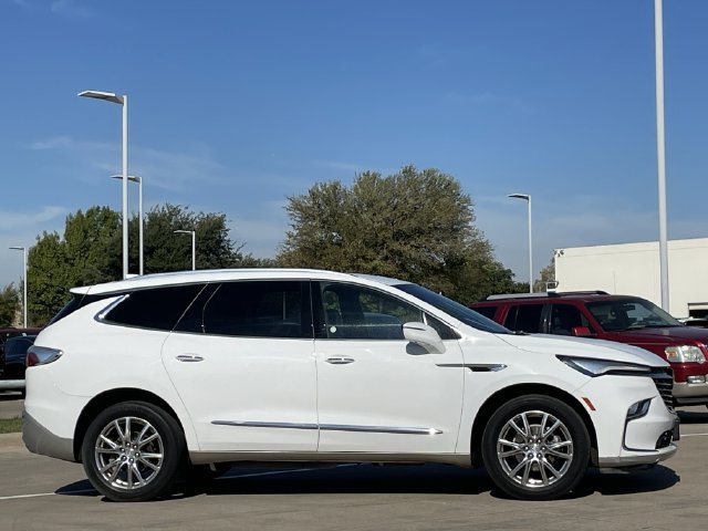 Used 2022 Buick Enclave Premium FWD image 3