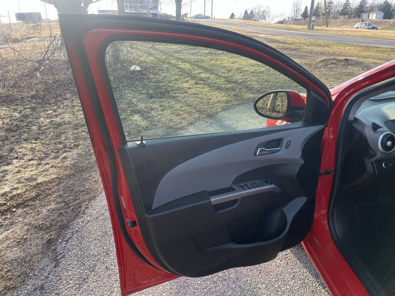 Used 2020 Chevrolet Sonic Premier FWD image 10