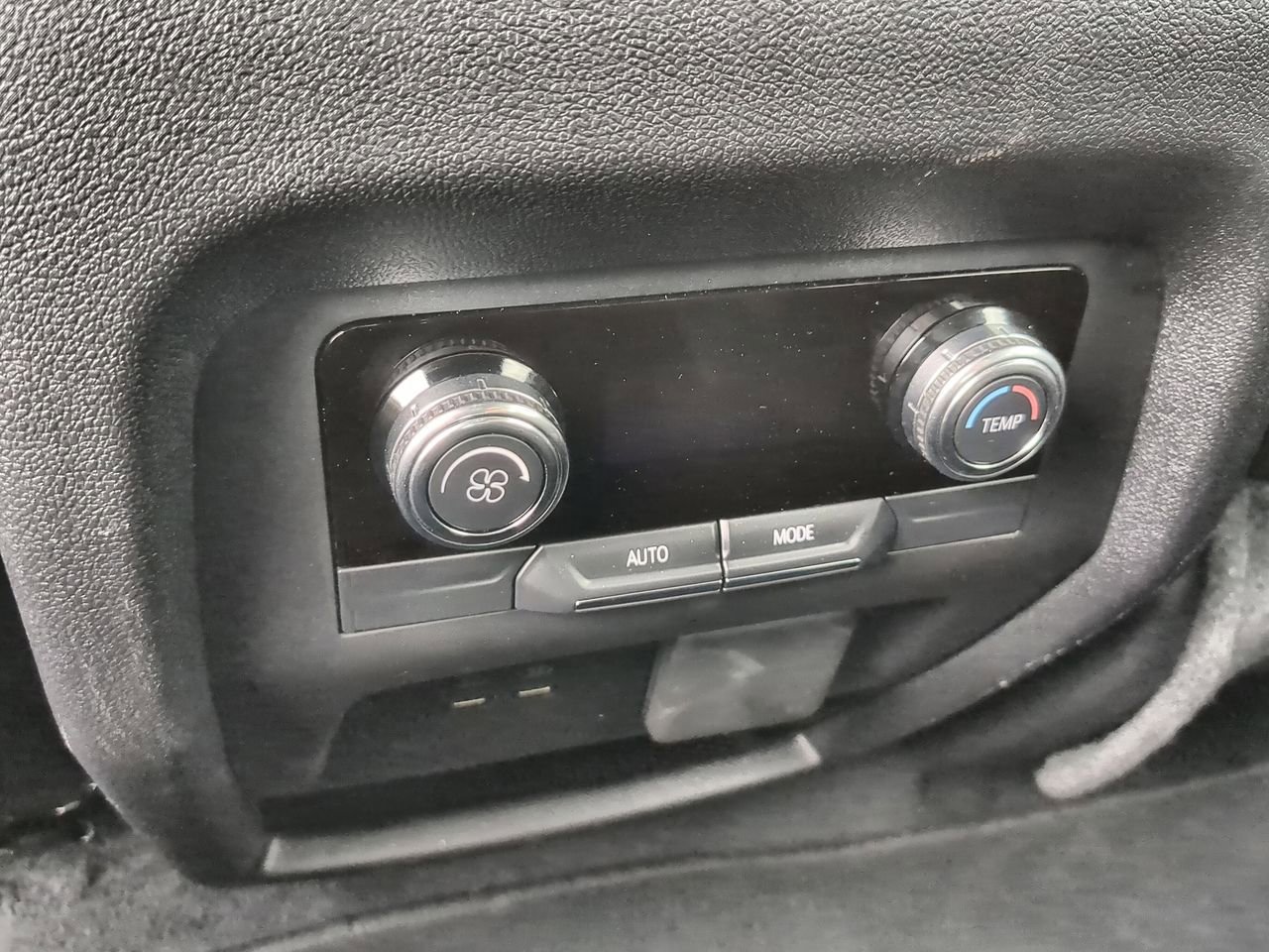 Used 2025 GMC Acadia Elevation image 21