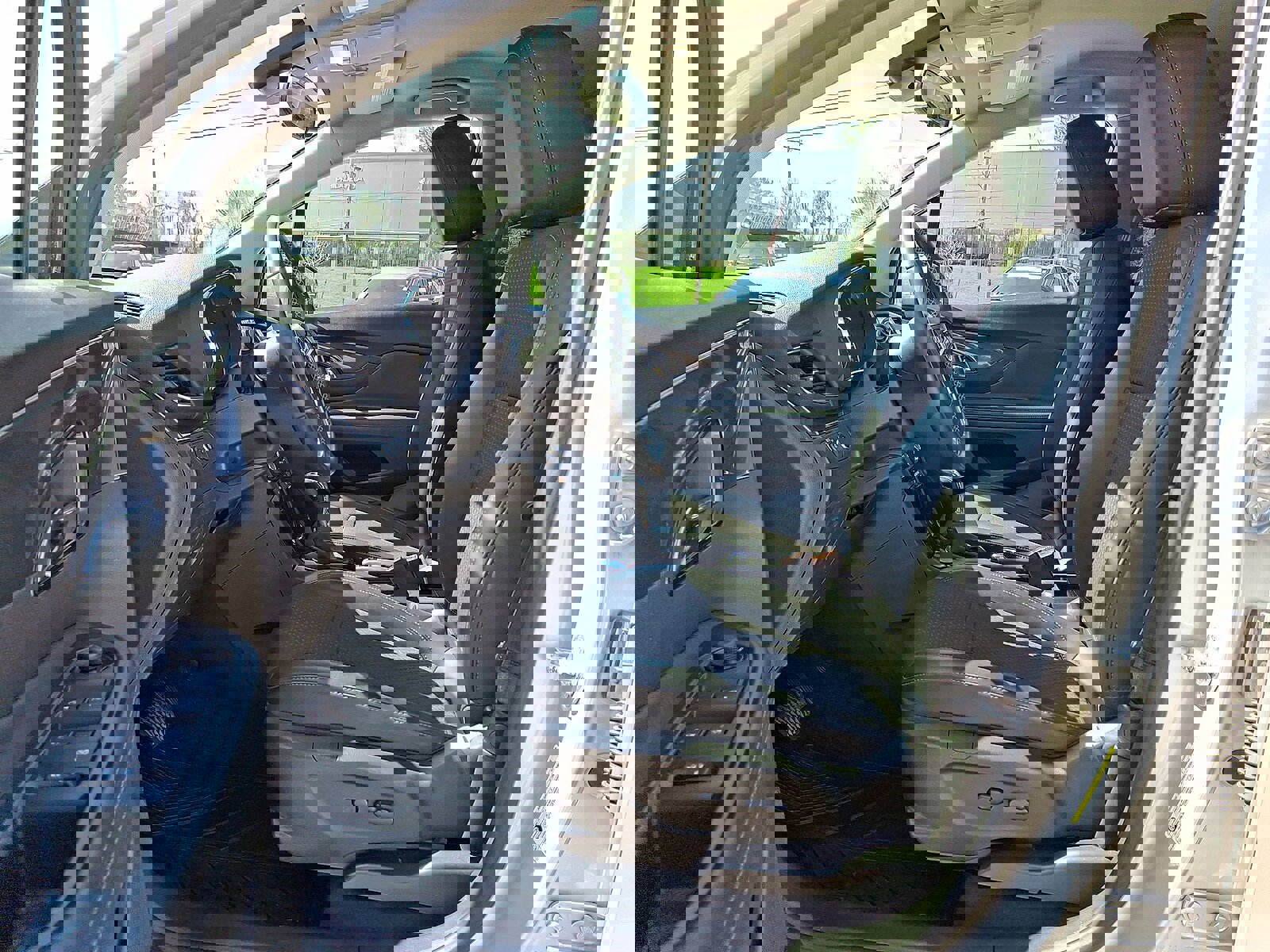 Certified 2022 Buick Encore Preferred w/ Safety Package image 11