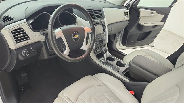 Used 2009 Chevrolet Traverse LTZ image 17