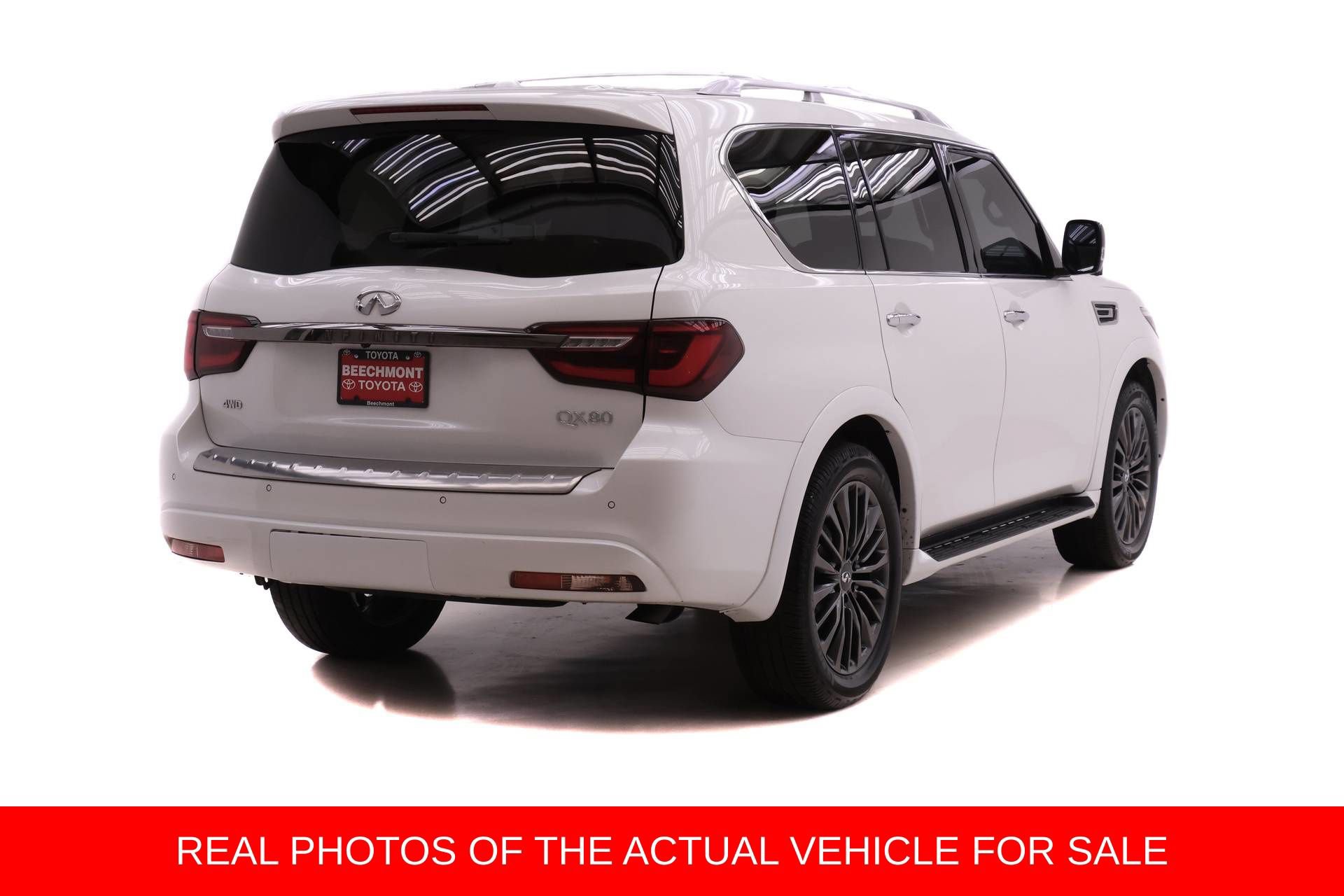 Used 2024 INFINITI QX80 Sensory AWD/4WD image 2