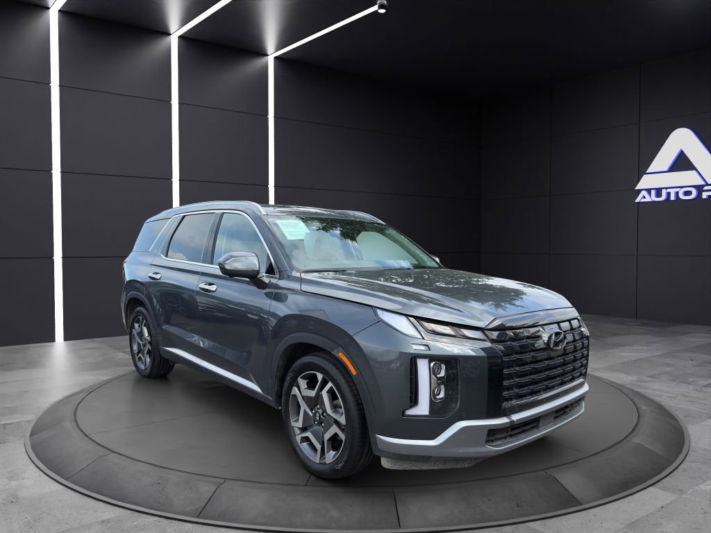 Used 2023 Hyundai Palisade Limited w/ Cargo Package image 3