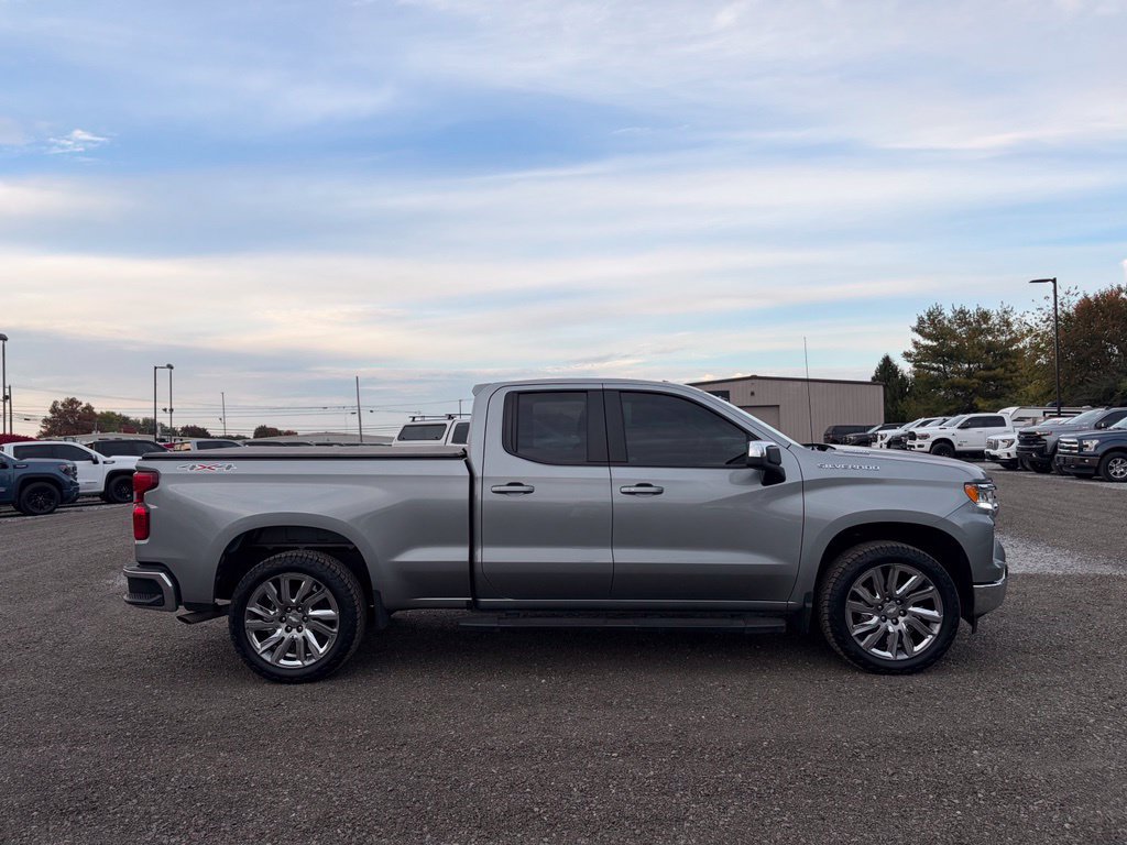 Used 2025 Chevrolet Silverado 1500 LT AWD/4WD image 14