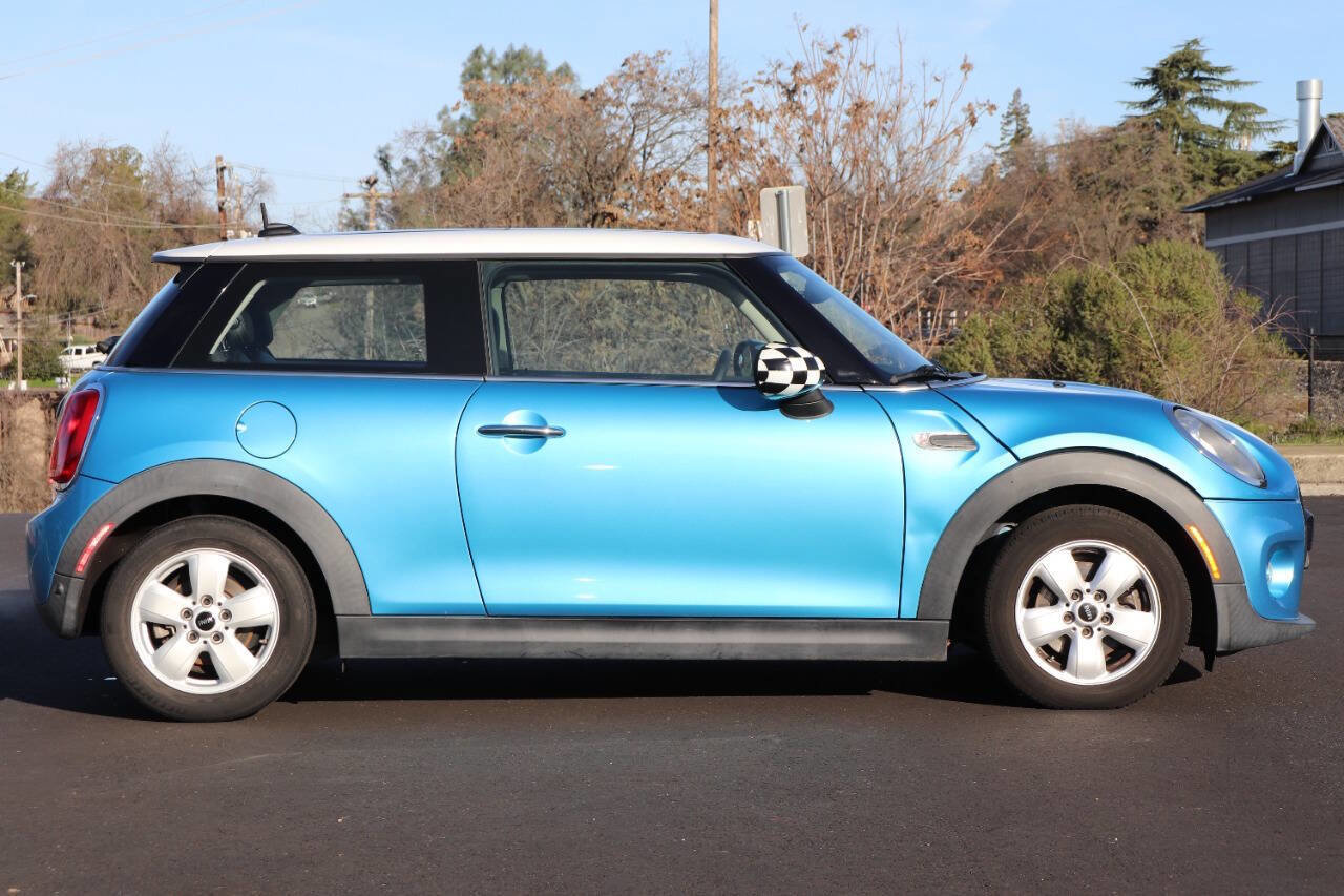 Used 2016 MINI Cooper 2-Door Hardtop image 10