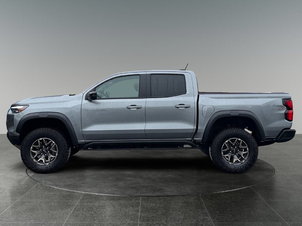 Used 2026 Chevrolet Colorado ZR2 w/ Technology Package AWD/4WD image 6