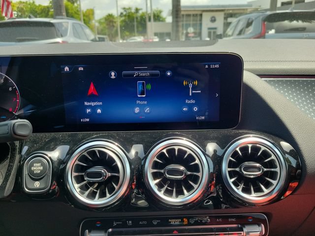 Used 2025 Mercedes-Benz GLA 250 image 24