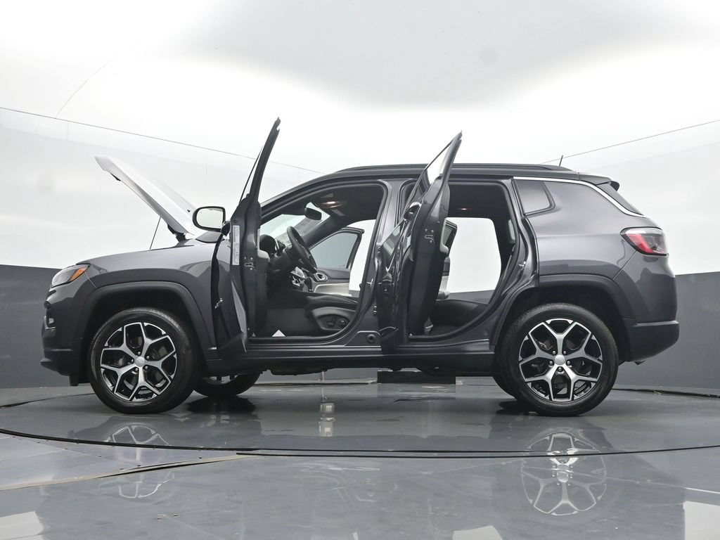 Used 2024 Jeep Compass Limited w/ Sun and Sound Group AWD/4WD image 64