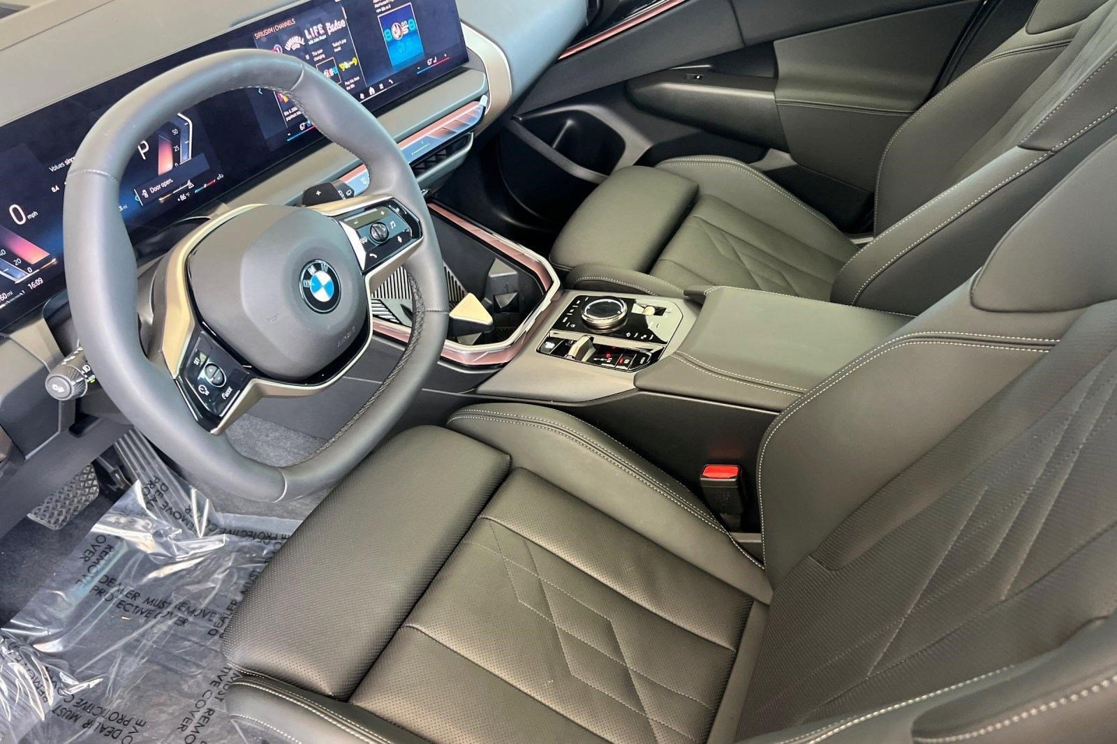 Used 2025 BMW X3 xDrive30i w/ Premium Package AWD/4WD image 4