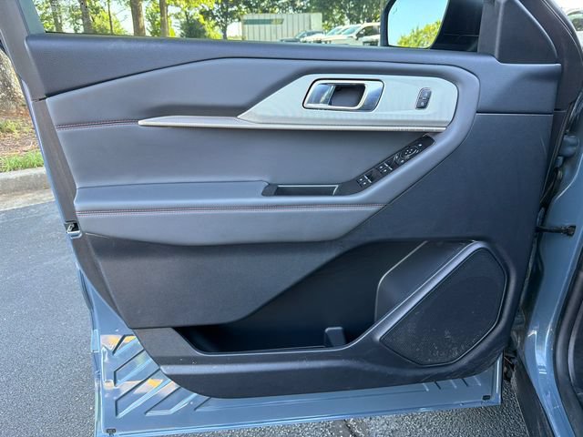 Used 2025 Ford Explorer Active w/ Active Comfort Package RWD image 10