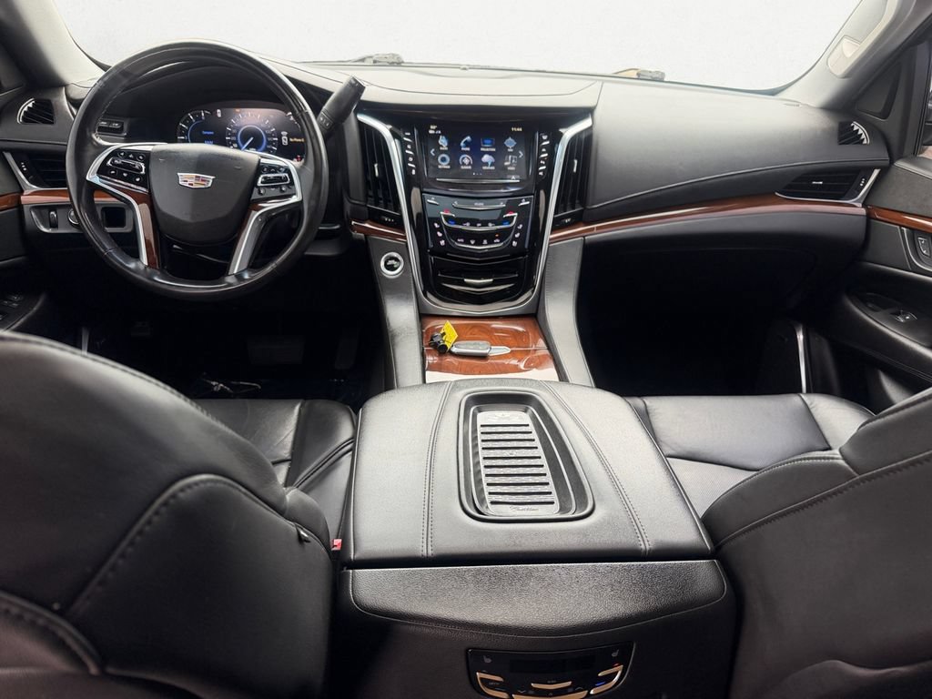 Used 2018 Cadillac Escalade Luxury RWD image 9