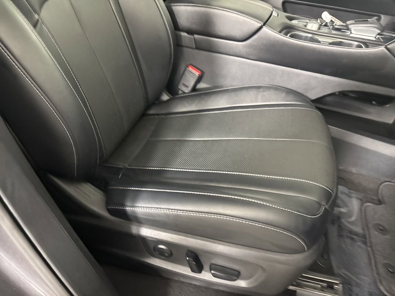 Used 2023 INFINITI QX60 Luxe w/ Vision Package image 30