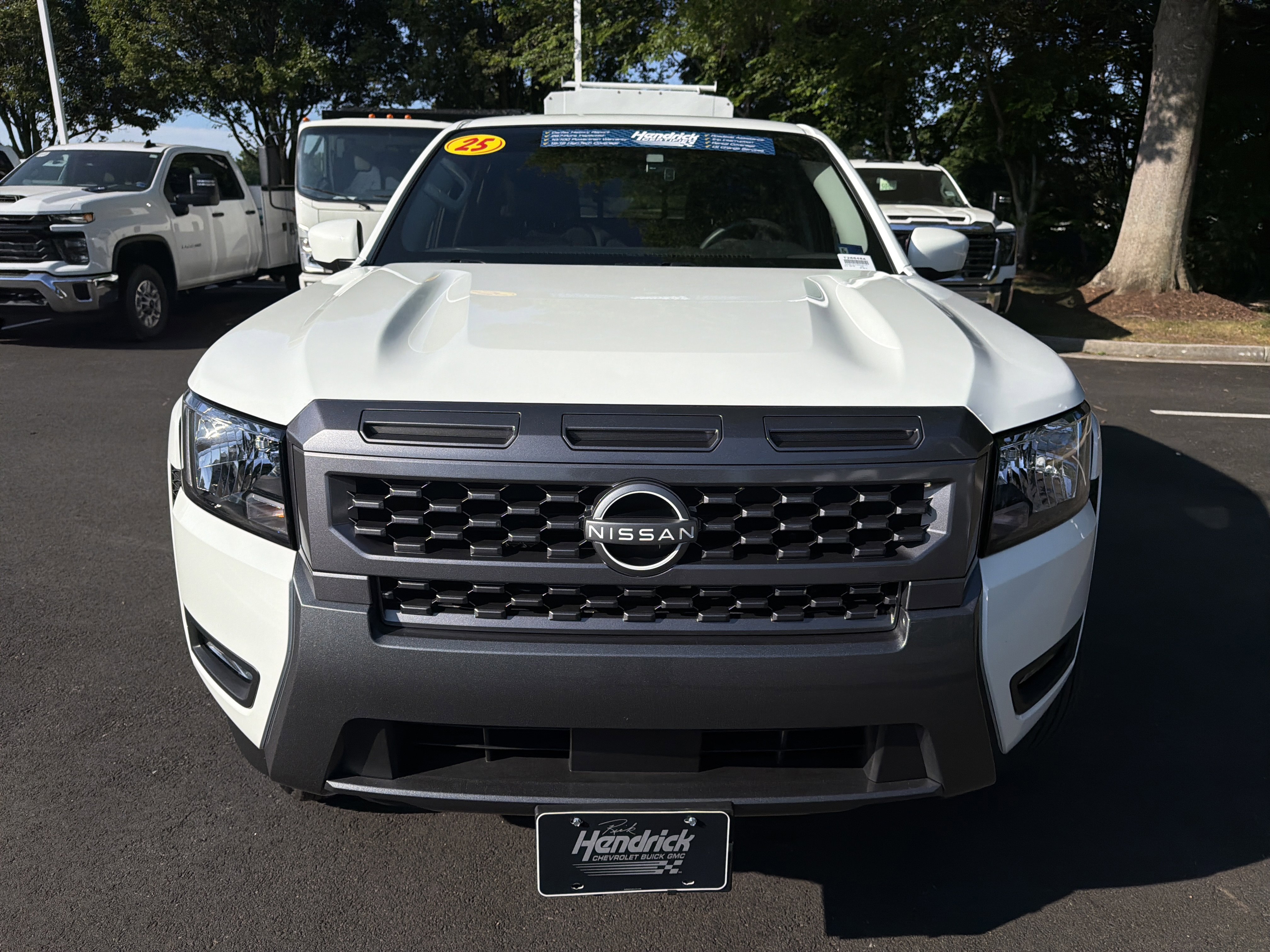 Used 2025 Nissan Frontier SV w/ SV Convenience Package RWD image 3