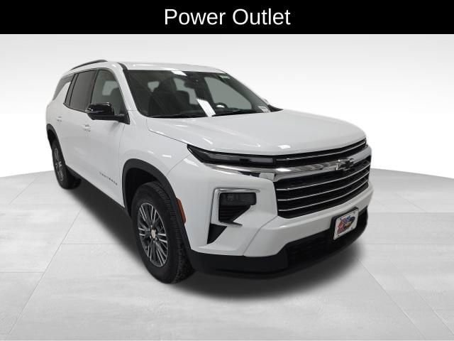 New 2026 Chevrolet Traverse LT w/ Driver Confidence Package AWD/4WD image 8
