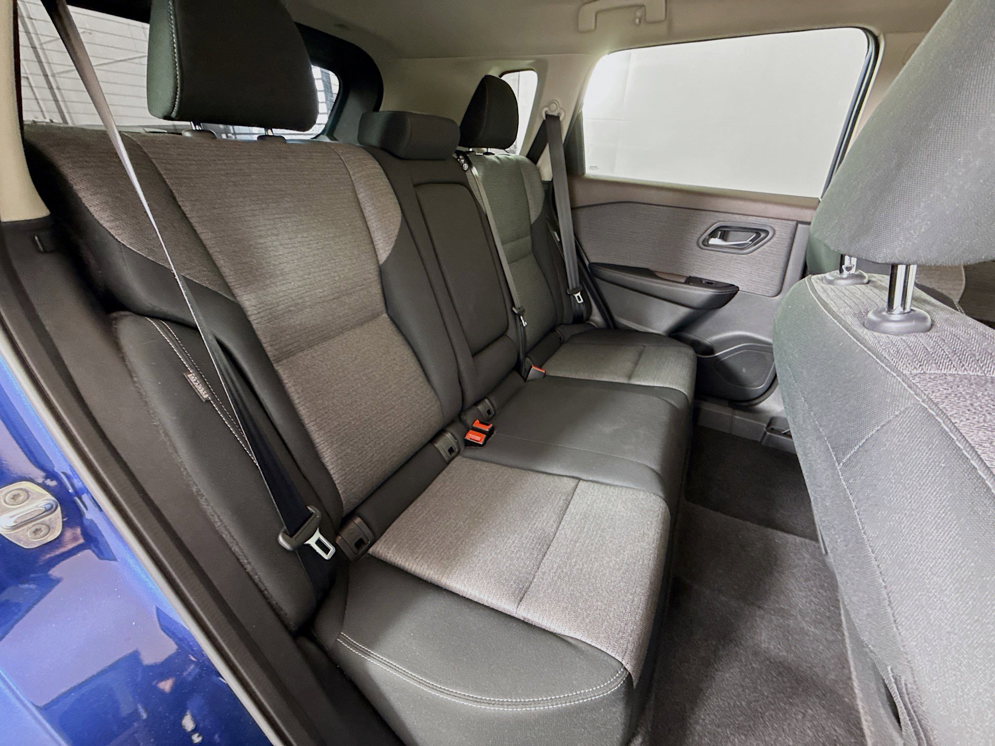 Used 2022 Nissan Rogue SV AWD/4WD image 23