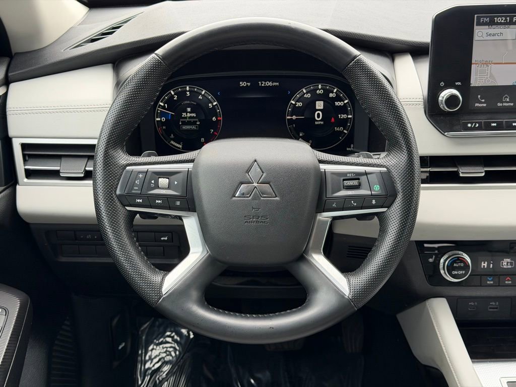 Used 2023 Mitsubishi Outlander SEL image 28