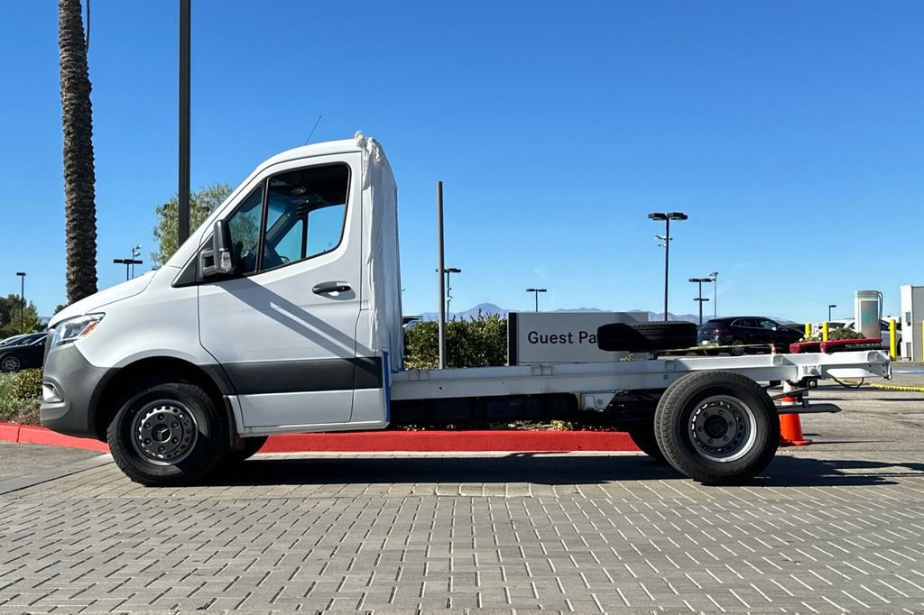 Used 2024 Mercedes-Benz Sprinter 4500 image 22