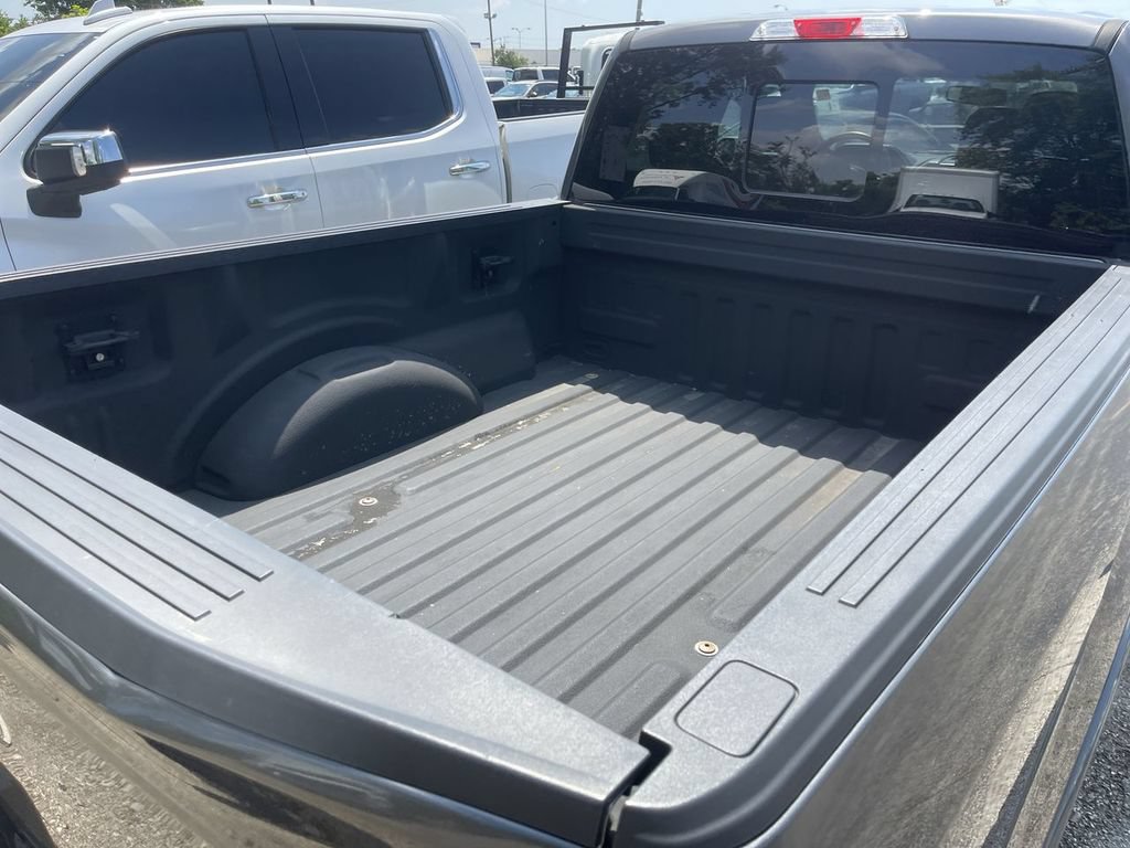 Used 2017 Ford F150 XLT w/ Equipment Group 302A Luxury AWD/4WD image 10