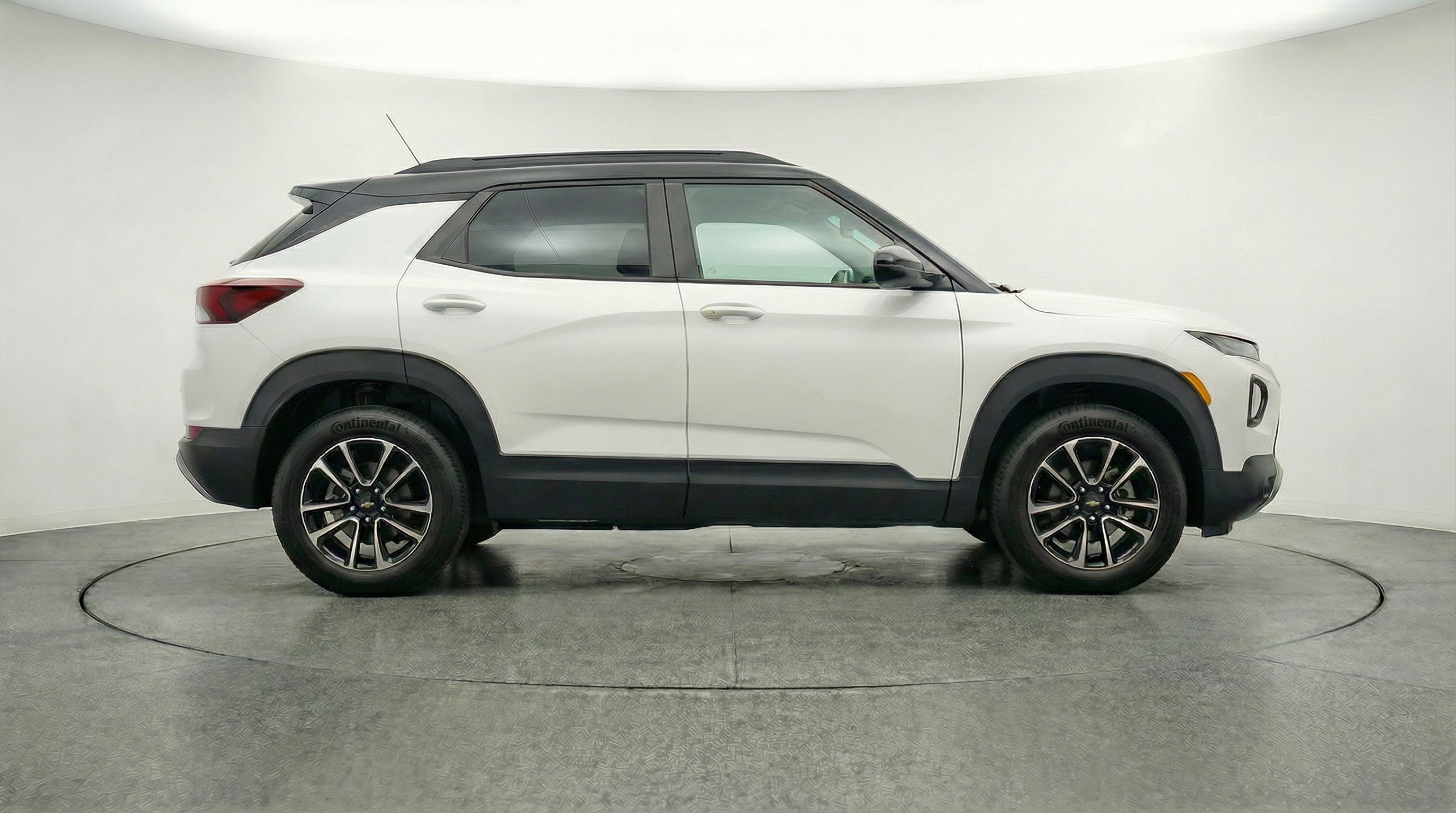 Used 2025 Chevrolet TrailBlazer LT image 11