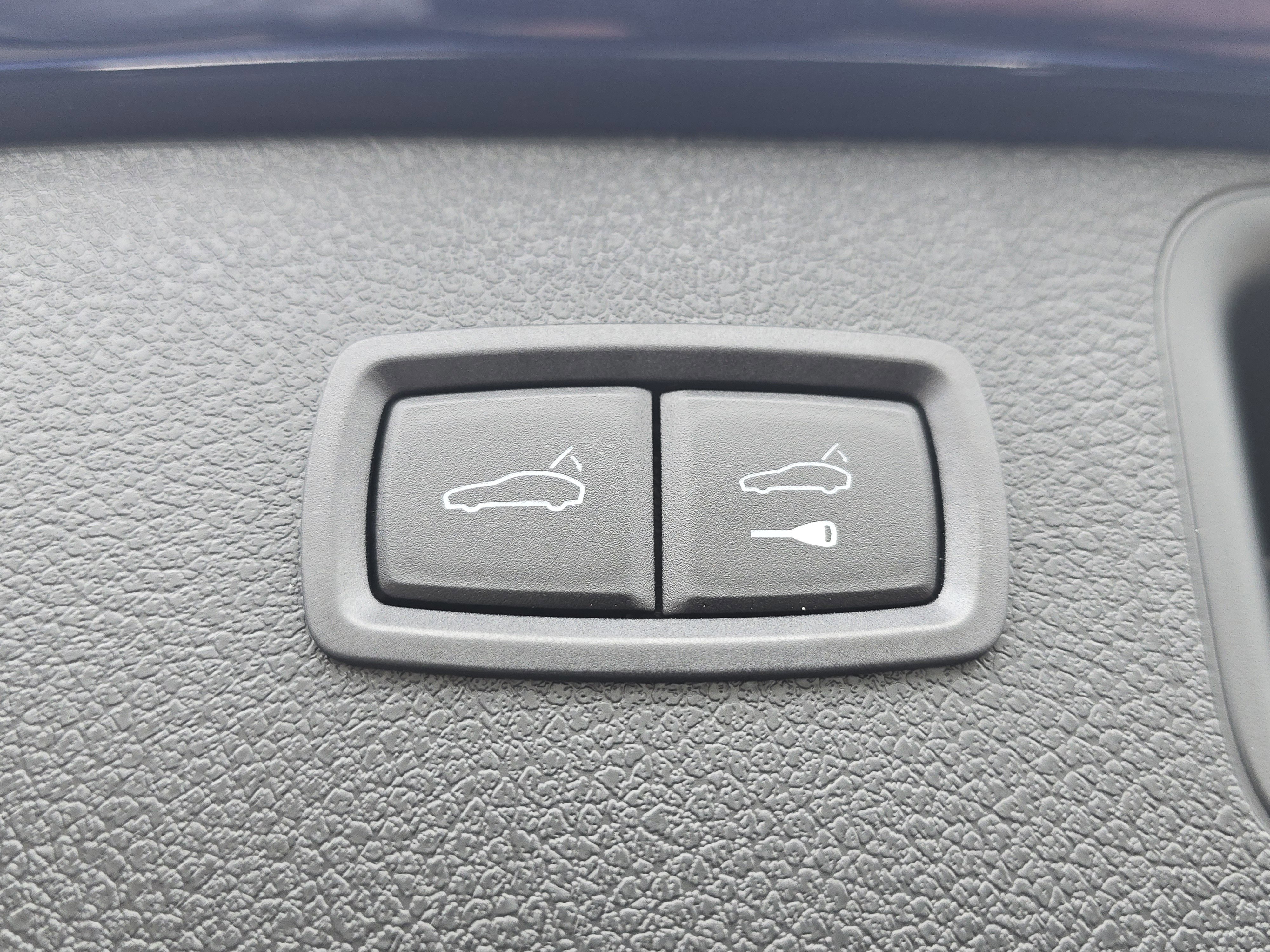 New 2026 Porsche Macan image 16