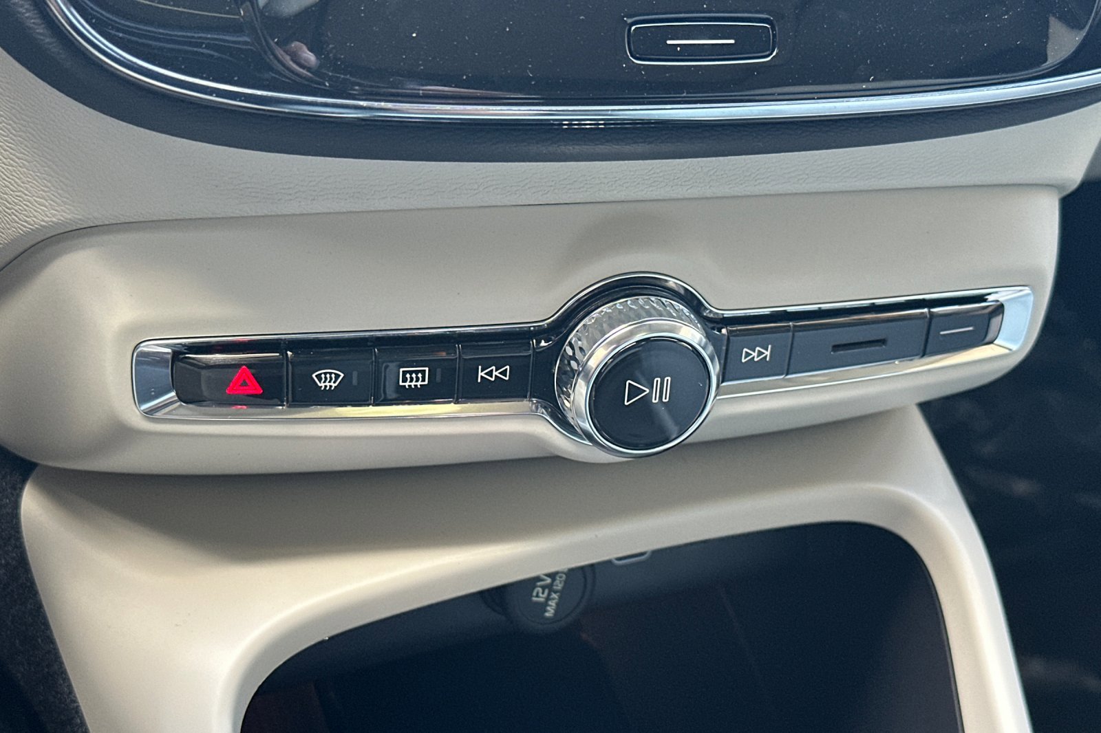 New 2026 Volvo XC40 B5 Ultra AWD/4WD image 18
