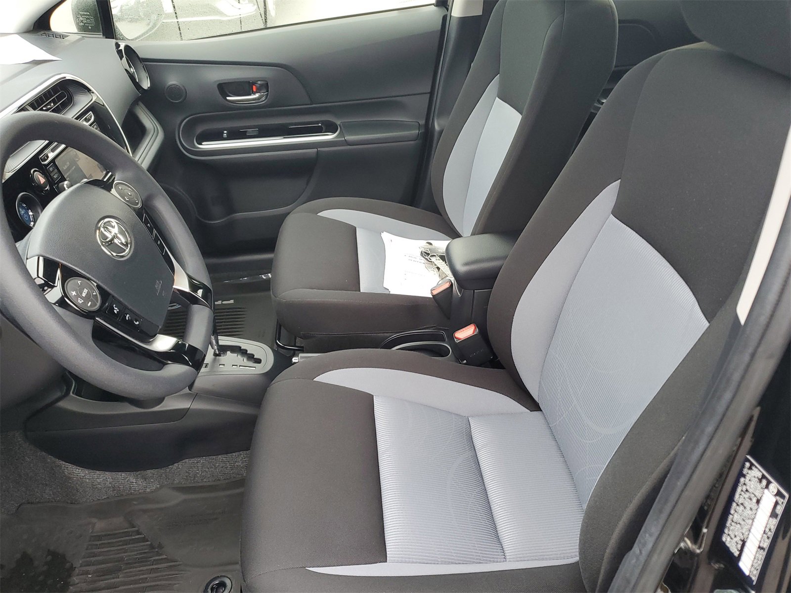 Certified 2019 Toyota Prius C image 17