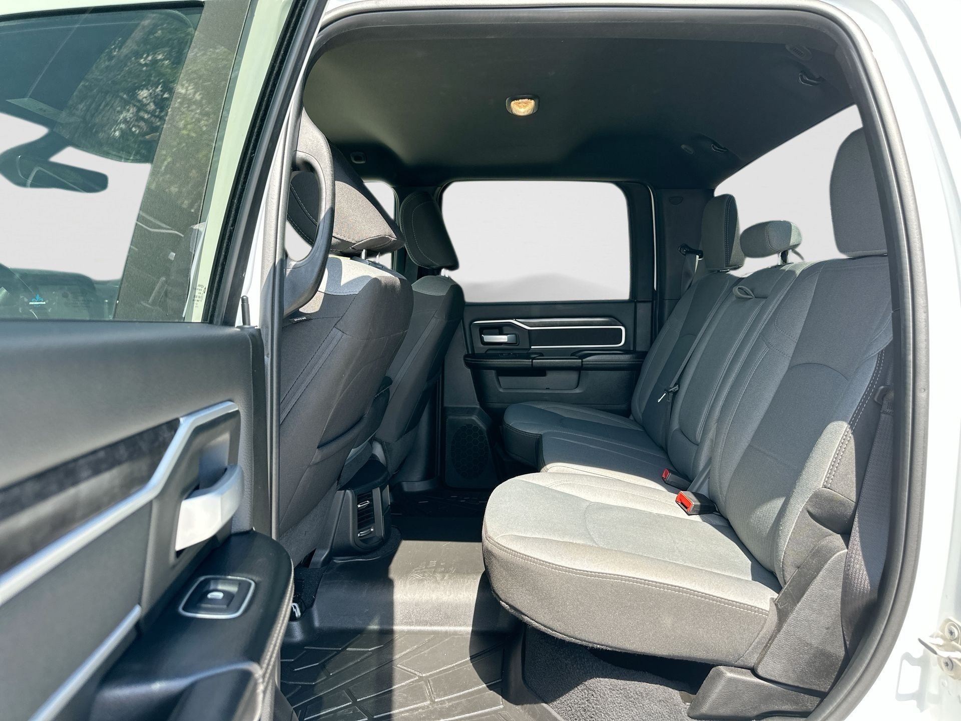 Used 2024 RAM 2500 Big Horn AWD/4WD image 23